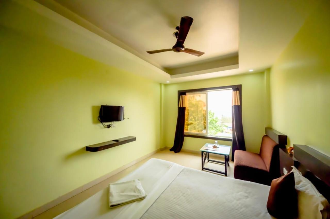 Goroomgo Deep Ganga Near Sea Hotel Puri