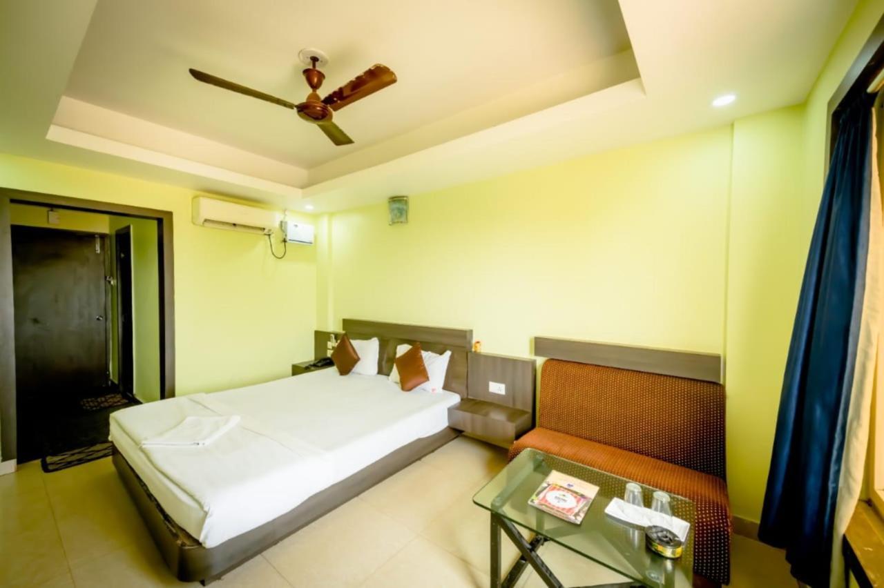 Goroomgo Deep Ganga Near Sea Hotel Puri